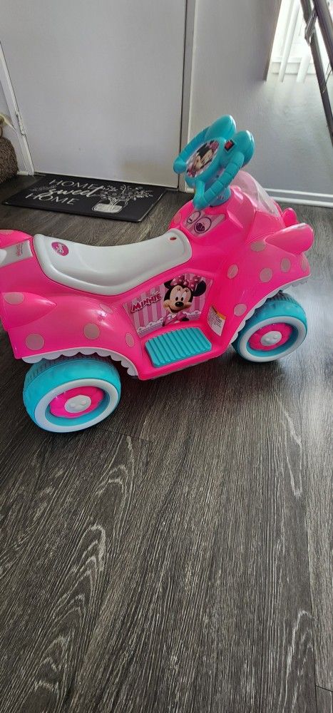 Minie Mouse Ride On 6v