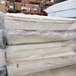 SALE 💥 King Mattress Saatva Classic $489