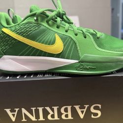 Sabrina 2 Size Women's 8 Oregon Ducks New W/ Display Box
