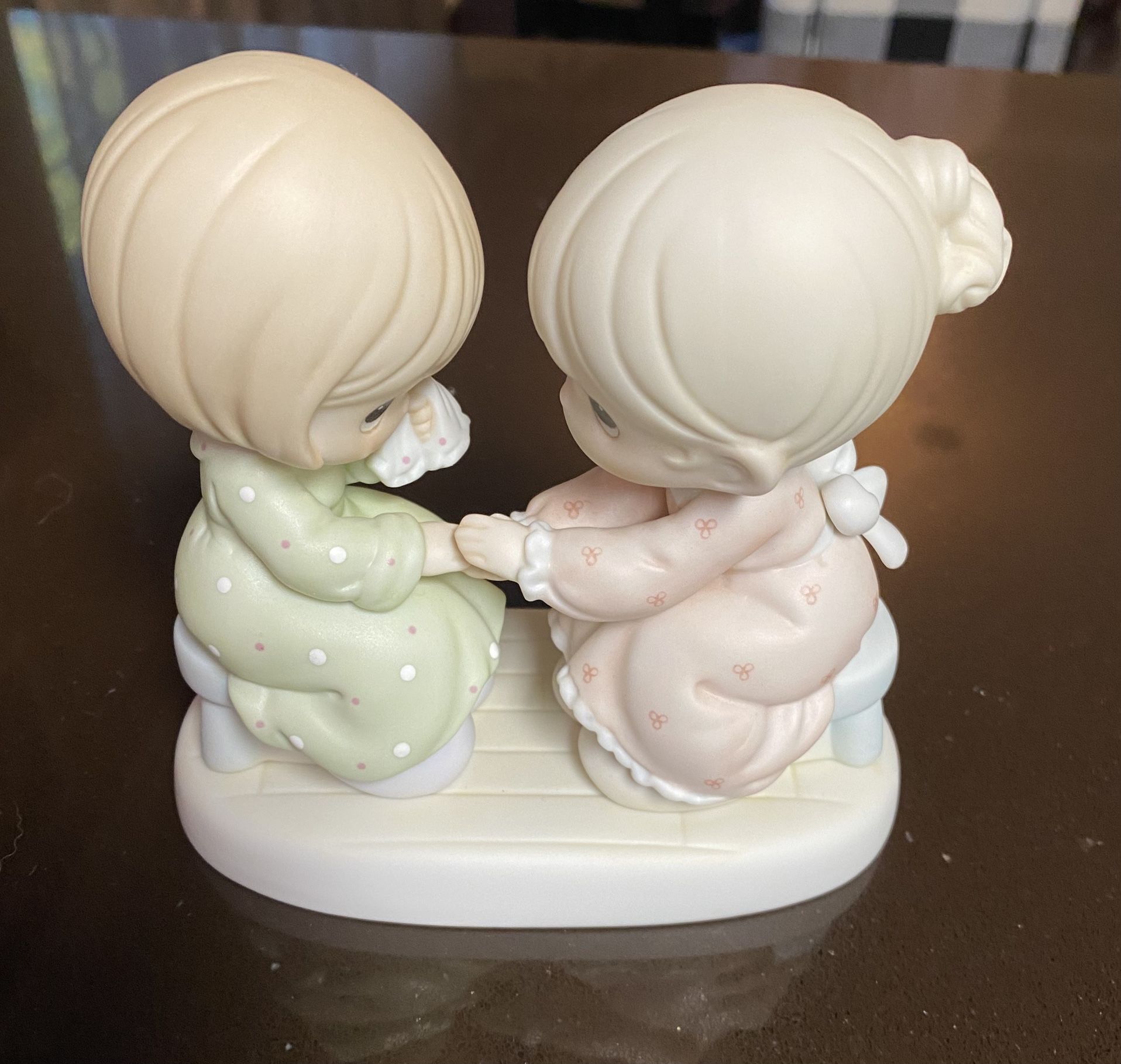 PRECIOUS MOMENTS Figurine