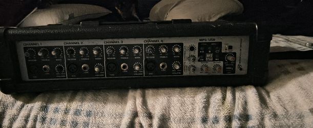 Rockville RPM45 1800w Powered 4 Channel Mixer 