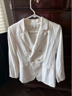 WHITE BLAZER
