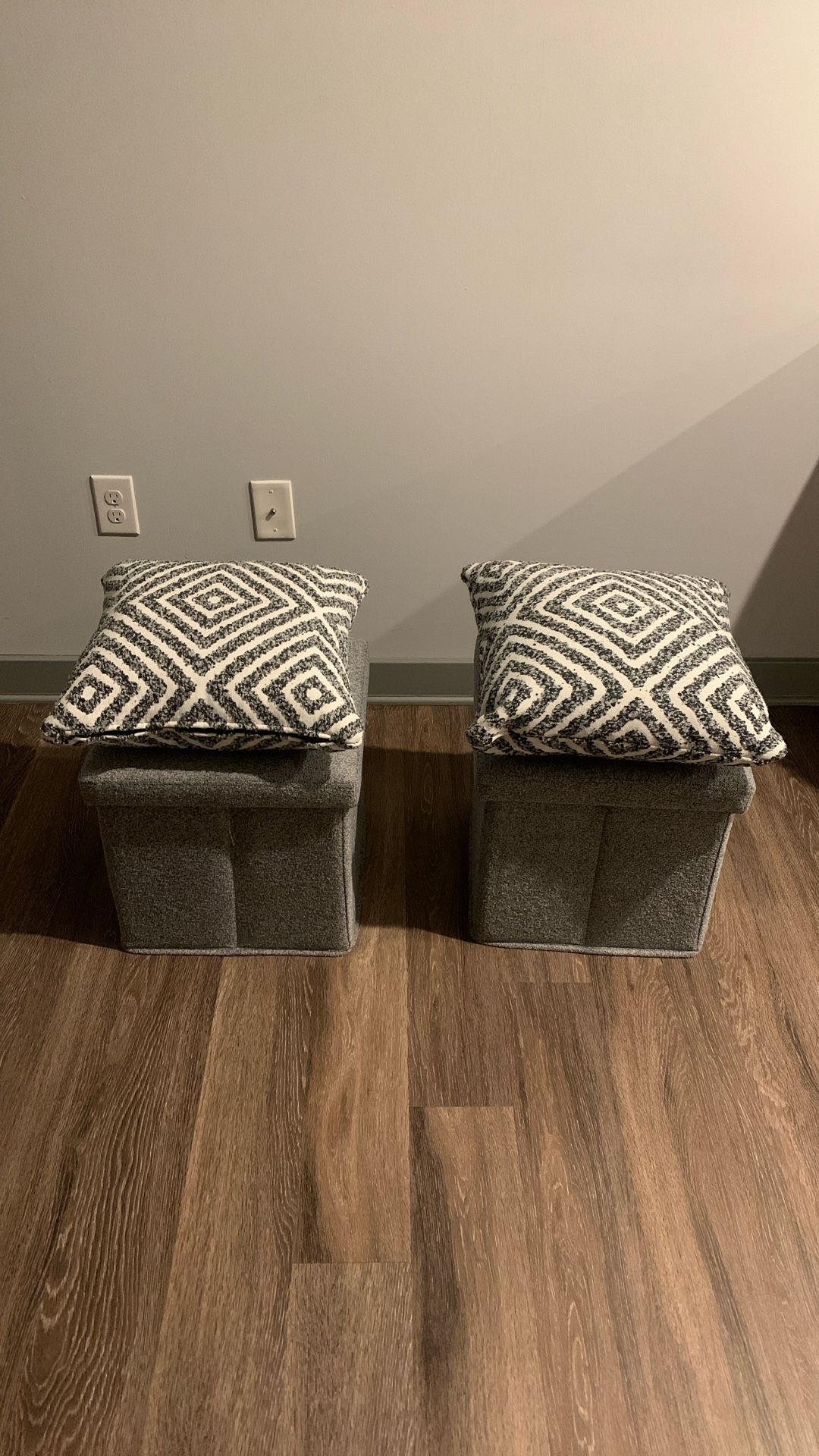 2 Small Ottomans With Pillows And Storage
