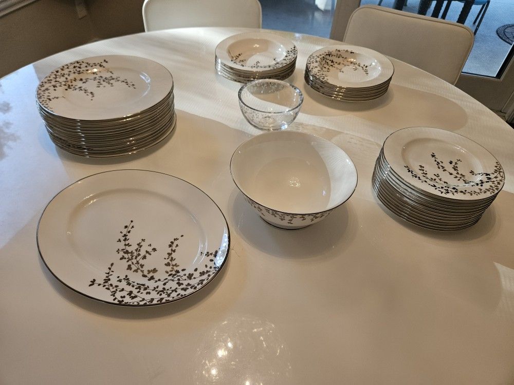 Lenox Kate Spade New York Gardner Street Platinum China Set
