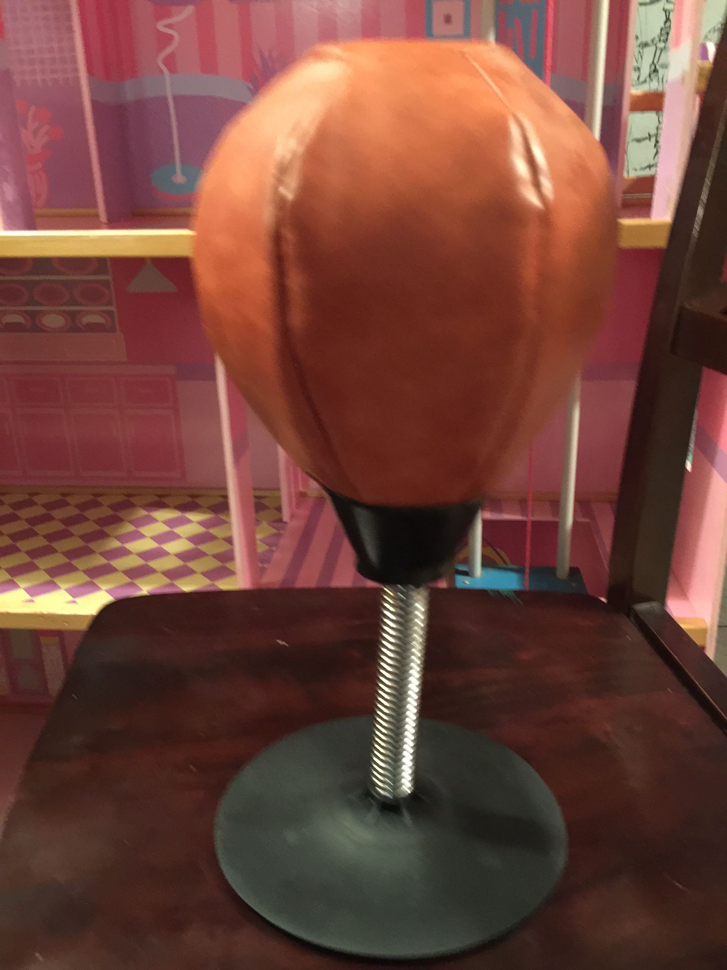 Suction cup punching speed bag, for desk top
