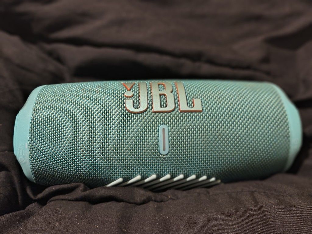 JBL Charge 5