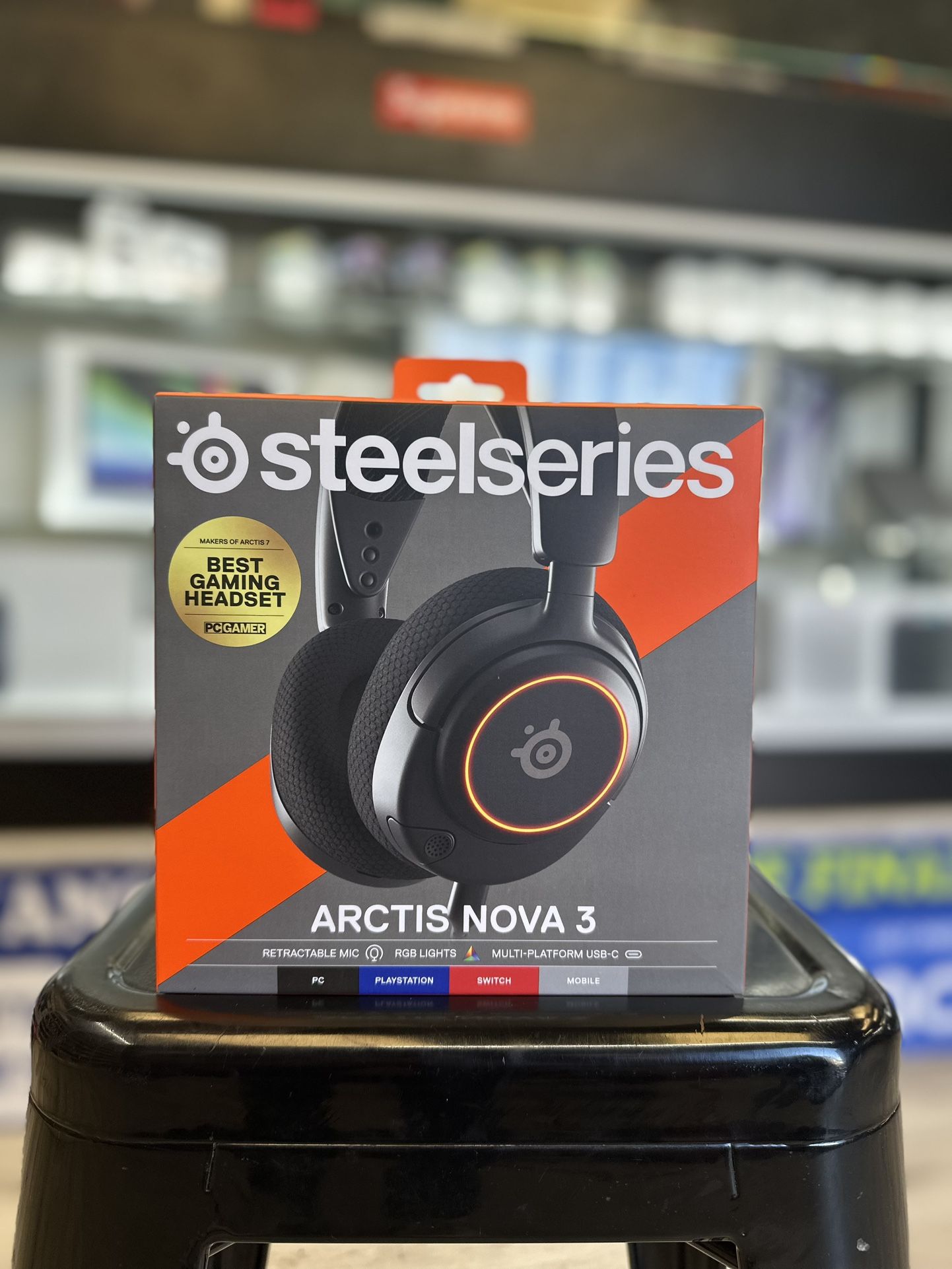 steelseries arctis nova (Brand New)