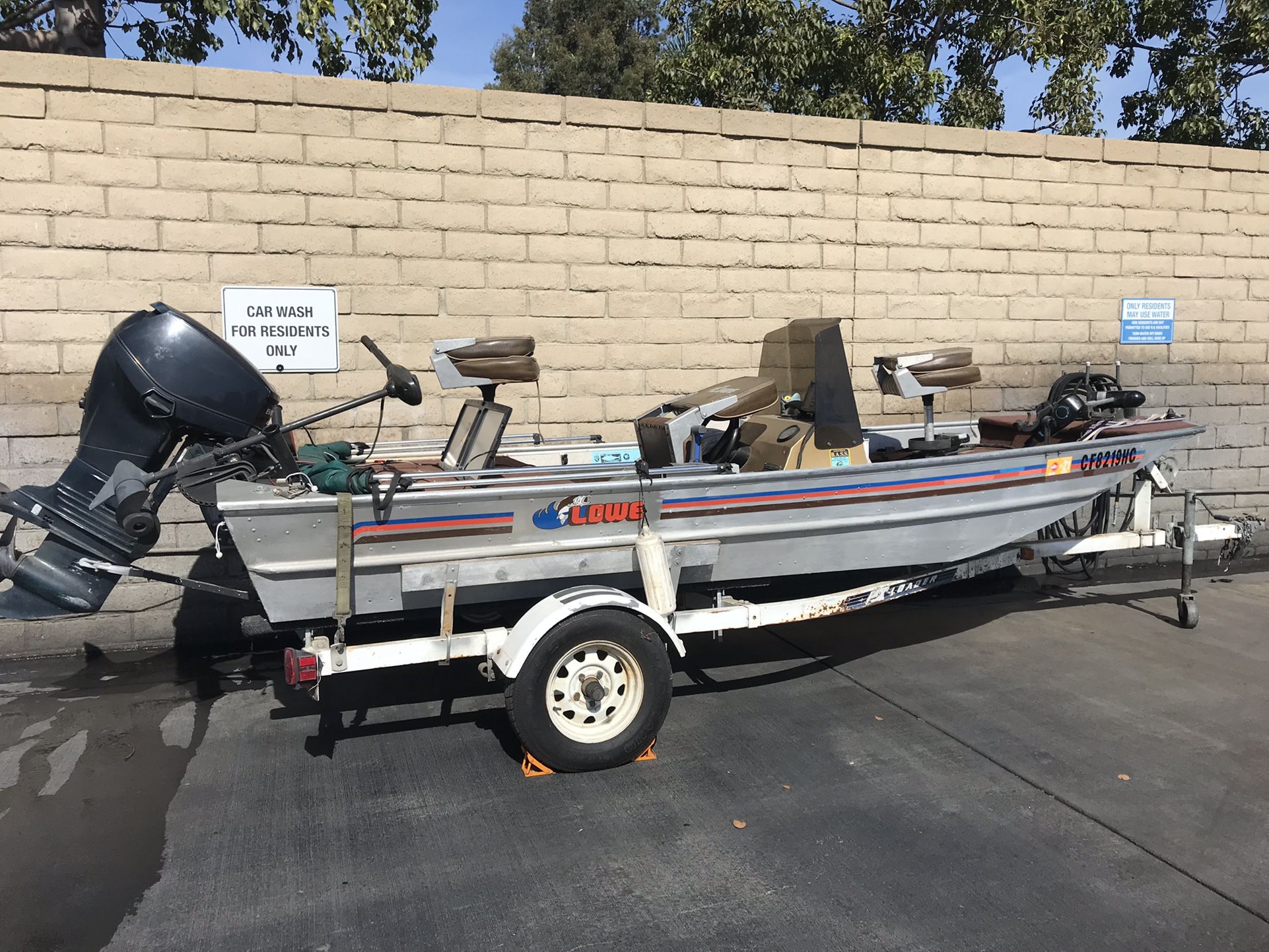 17 Foot Lowe Aluminum Fishing Boat With 40 Hp Evinrude