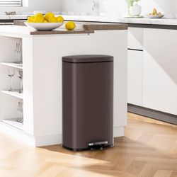 8 Gallon Step Trash Can