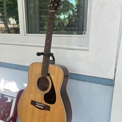 Yamaha FG-335 Guitar