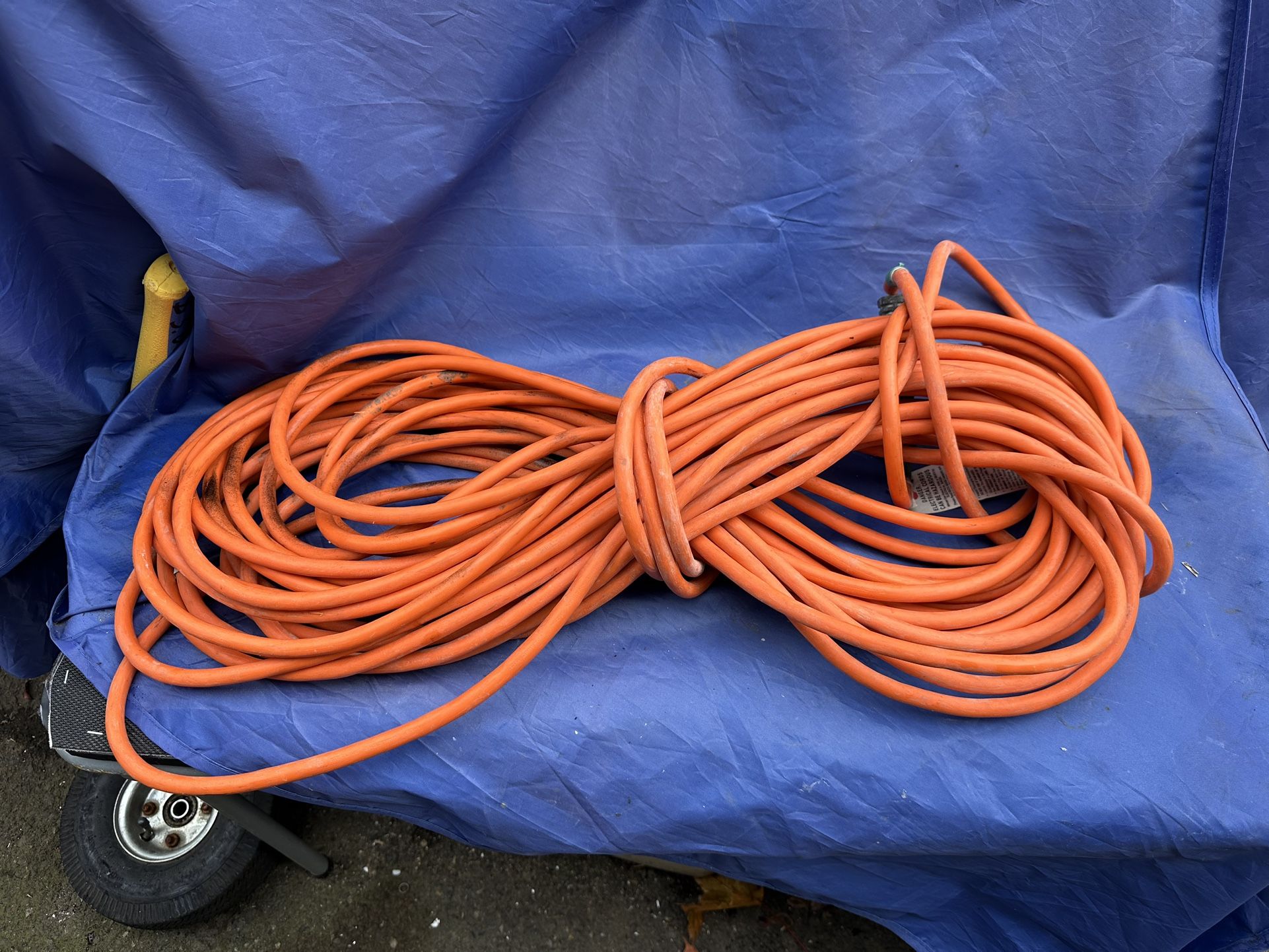 Electric cord 100 feet 12 AWG 