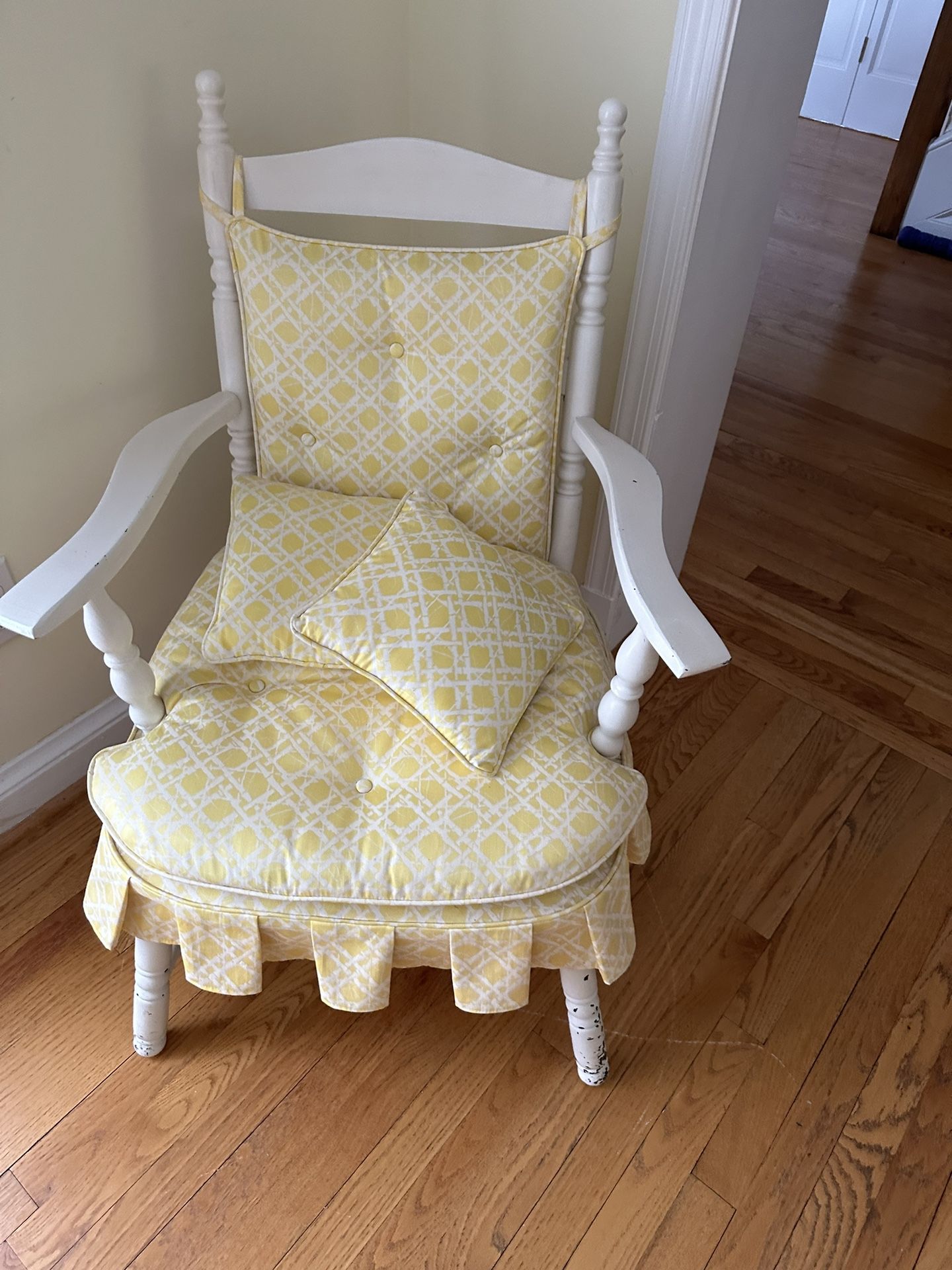 Free Beautiful Chair 