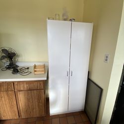 White Kitchen Cabinet