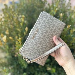 Michael Kors Jet Set Travel LG Double Zip Wristlet