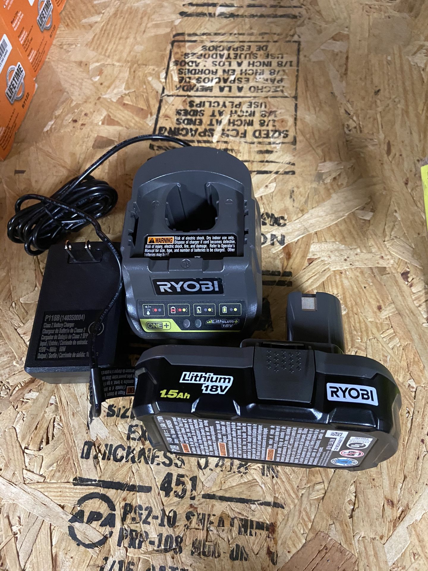 RYOBI 18-Volt ONE+ Battery and Charger Set ( Brand New)