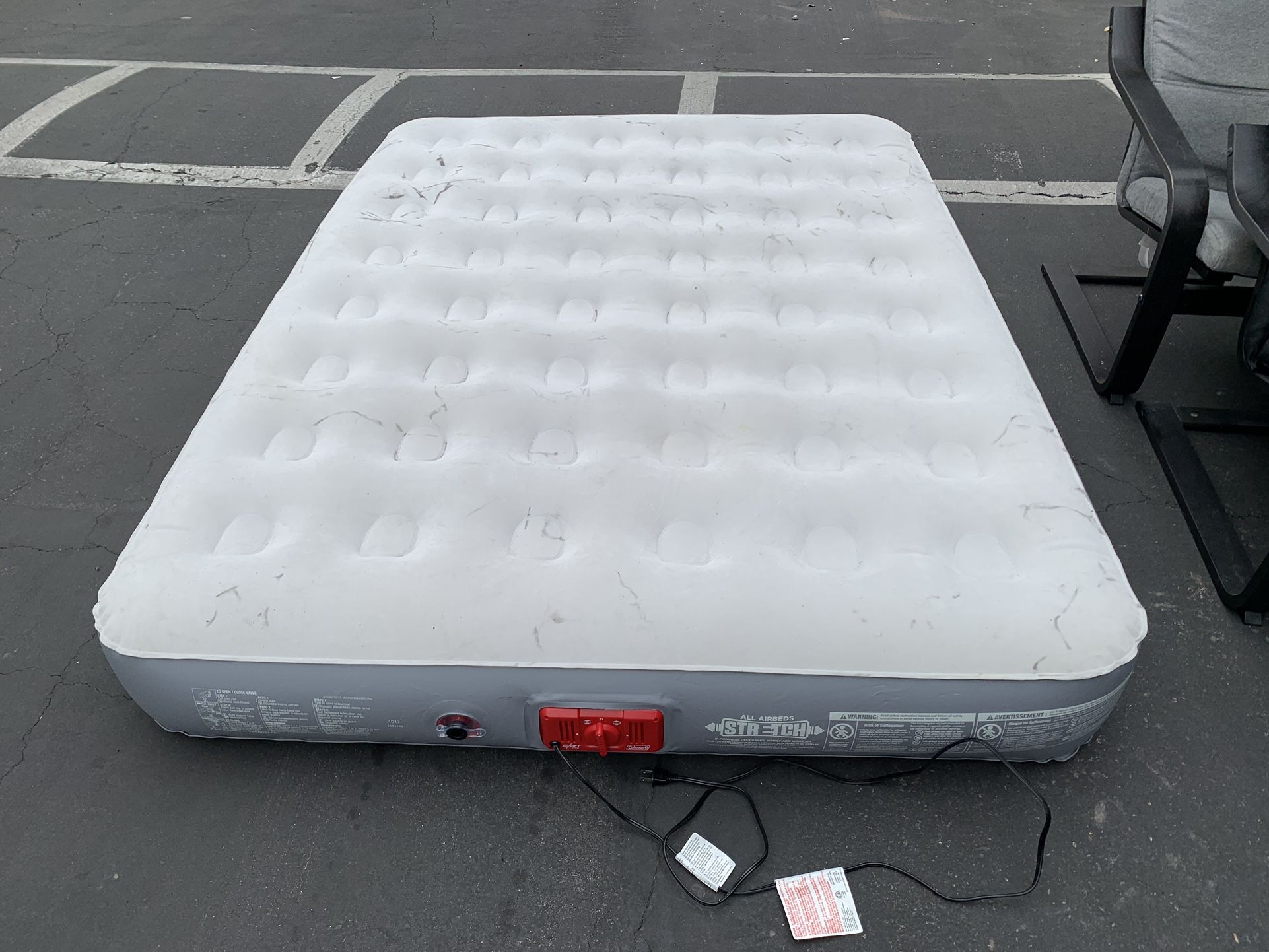 Coleman Inflatable Air Mattress with Built In Pump Full Size Clean and Good Condition