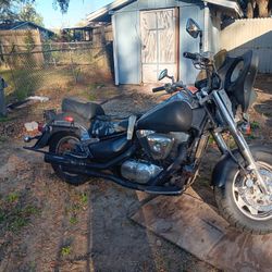 Suzuki 1500 Cc  2005