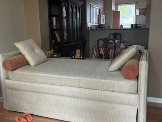 DayBed - Moving Sale