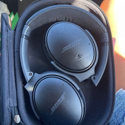 Bose 35 Quiet Comfort Headphones 