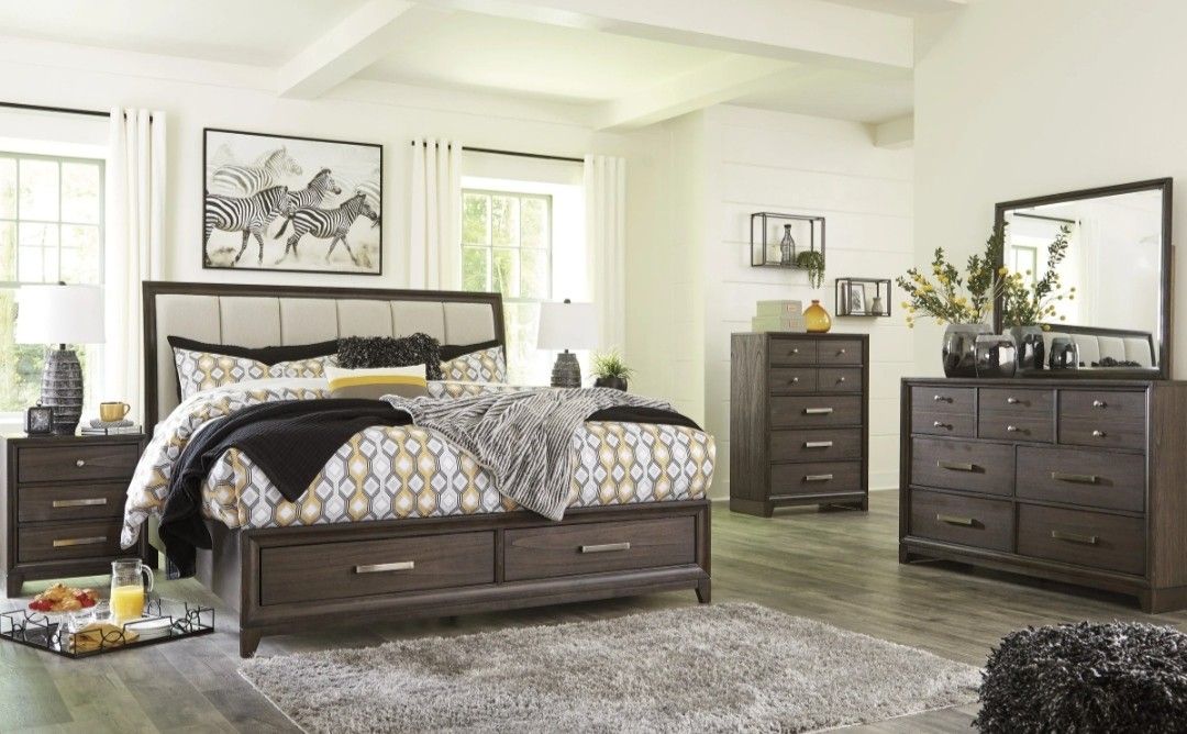 Brueban Gray Footboard Storage Platform Bedroom Set