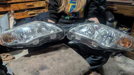 Toyota Corolla 2016 Head Lights