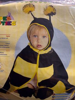 New, Baby infant Bee 🐝 Costume. Size 3-12 mos..Included Hooded cape, Mittens and slippers