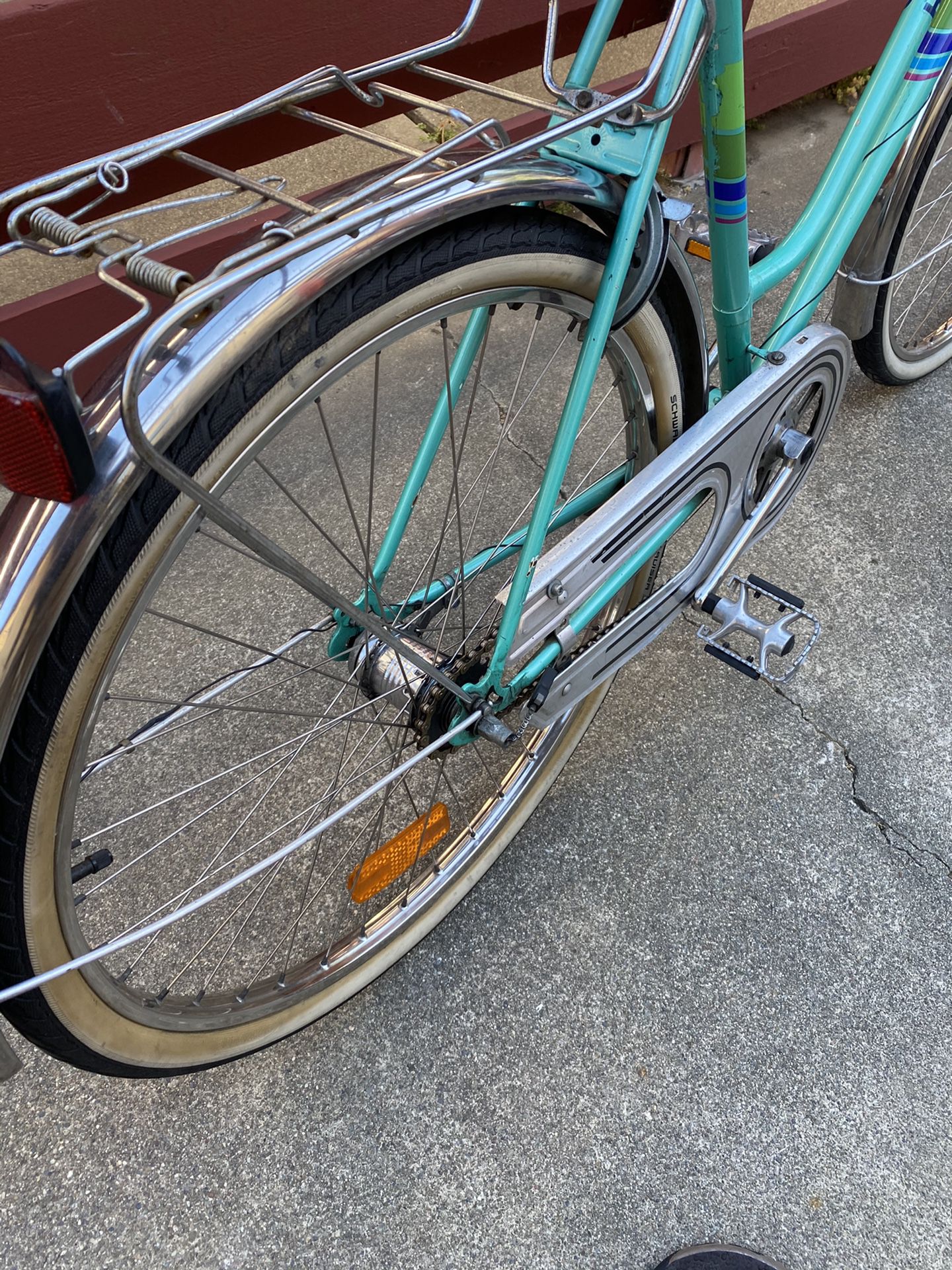Hercules Cruiser Bike , really nice and good condition. Have front light systems, antique bike