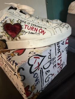 Dolce & Gabbana Graffiti Print Low-Top Sneakers