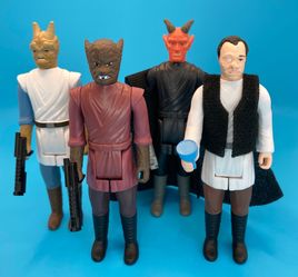 Vintage Kenner STAR WARS  Mos Eisley Cantina Action Figures (Next 17)
