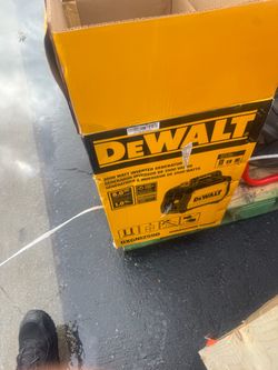 2500 / 2200-Watt Gas Powered Inverter Generator with CO Protect and Ultra Quiet Operations - 2500i new $670 firm La