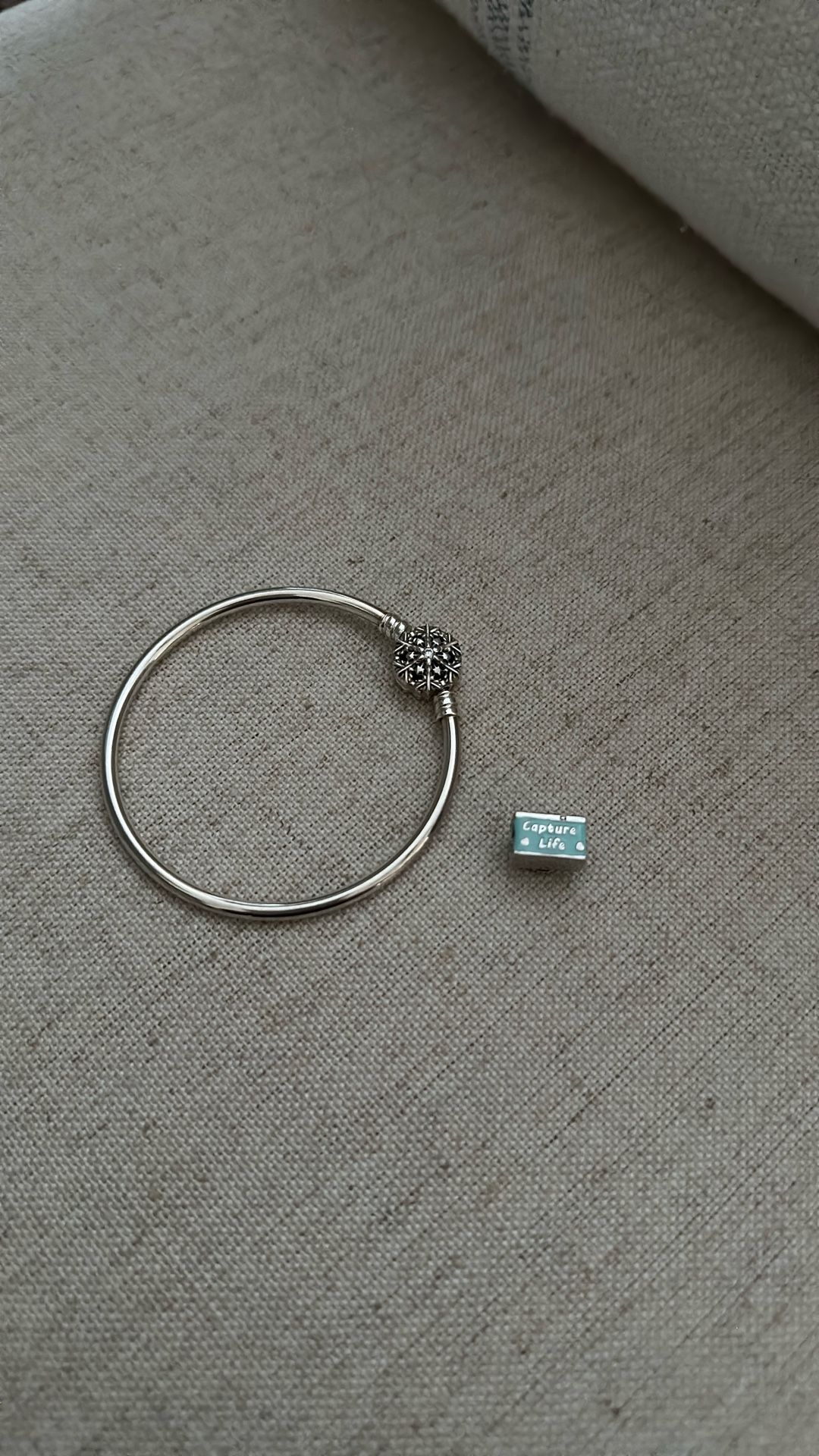 π PANDORA Jewelry Sterling Silver Snowflake Charm Bangle Bracelet and a Capture Life Camera π· Sterling Silver Bracelet Charm ποΈ