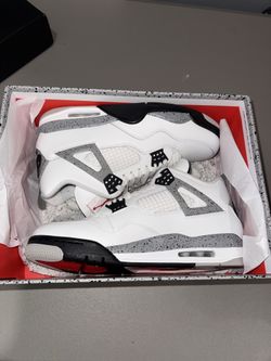 Jordan 4 white cement Sz 11
