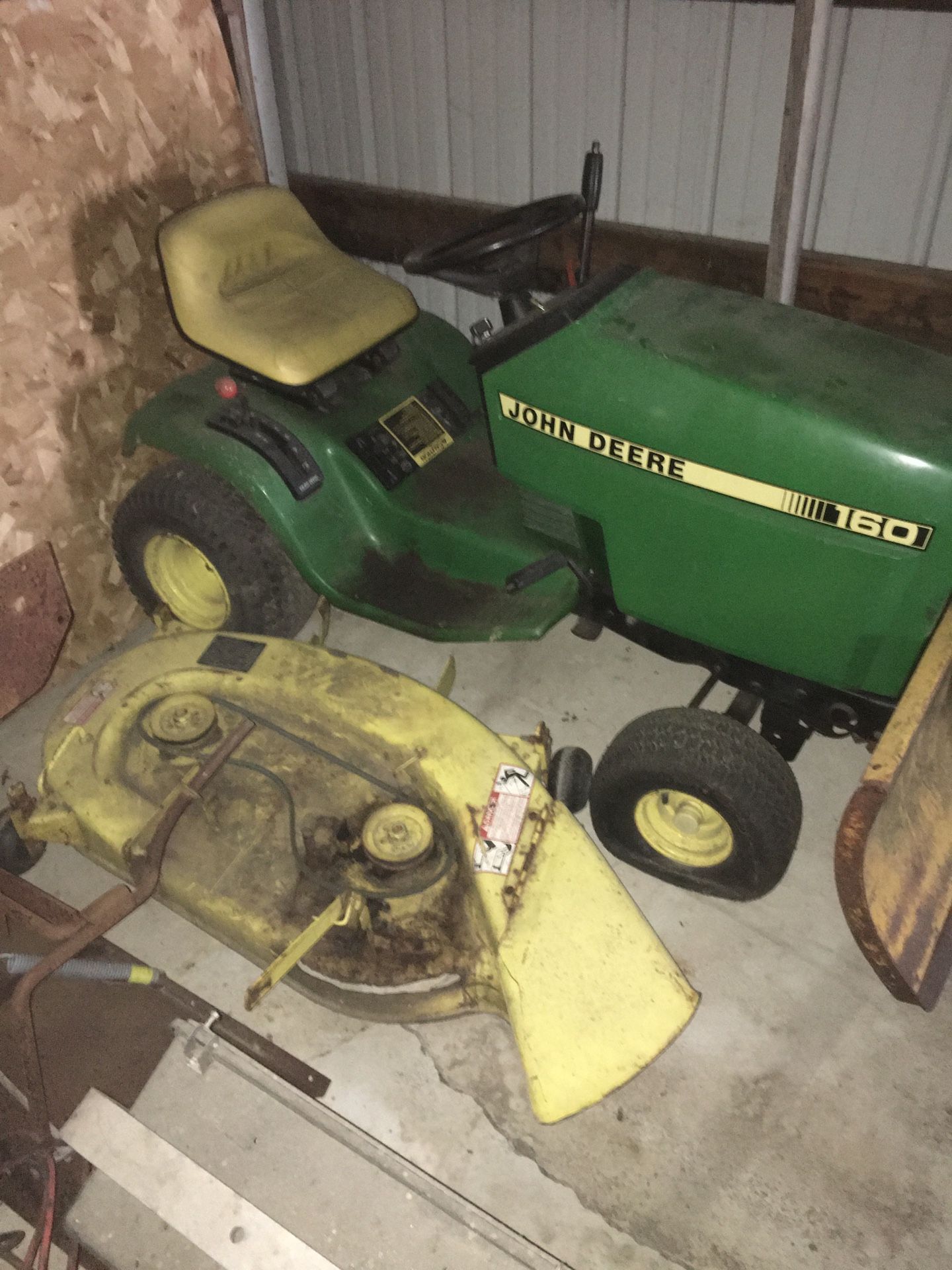 Older Deere 160 Lawn Tractor