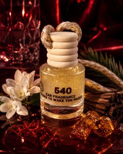 540 Hanging Car Fragrance Diffuser – Saffron Amber Cedar Aroma Create a luxurious atmosphere wherever you go with the 540 hanging fragrance diffuser.
