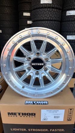 Method 711HD 6x5.5 17x8.5 Machined Clear Coat Available !!