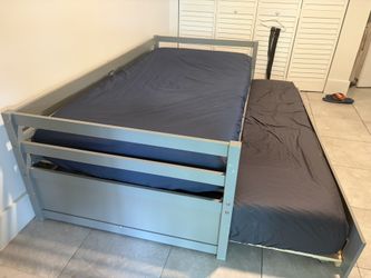 Bunk Bed Twin with 3 Twin Mattress