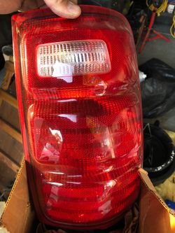 Ford Expedition left side brake LAMP F75Z-13405-AC FORD MOTER CO