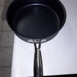 Cuisinart Saute Pan with LID 4Qt, 3.8 L 10.5 In. X 3.5 In Deep $15