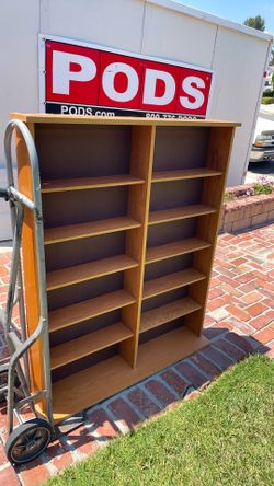 Free shallow shelving unit