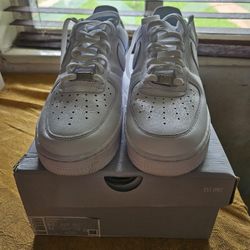 Nike Air Force 1 '07 Size 9.5