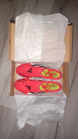 Predator 26 red color way size 9.5