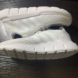 Adidas swift run shoe size 9k for Sale in Boston MA OfferUp