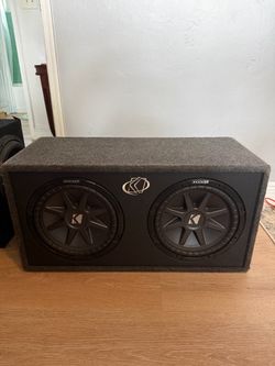 Dual Kicker CompVR 12” Subs + BOSS 3700W Amp