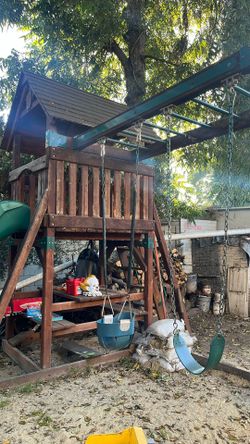 Backyard Adventure Titan Treehouse Swing Set