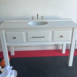 Bathroom vanity with sink