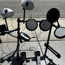 Donner DED-80 Electronic Drum Set with 4 Quiet Mesh Pads, 180+ Sounds, 2 Pedals, Throne, Headphones, Sticks.