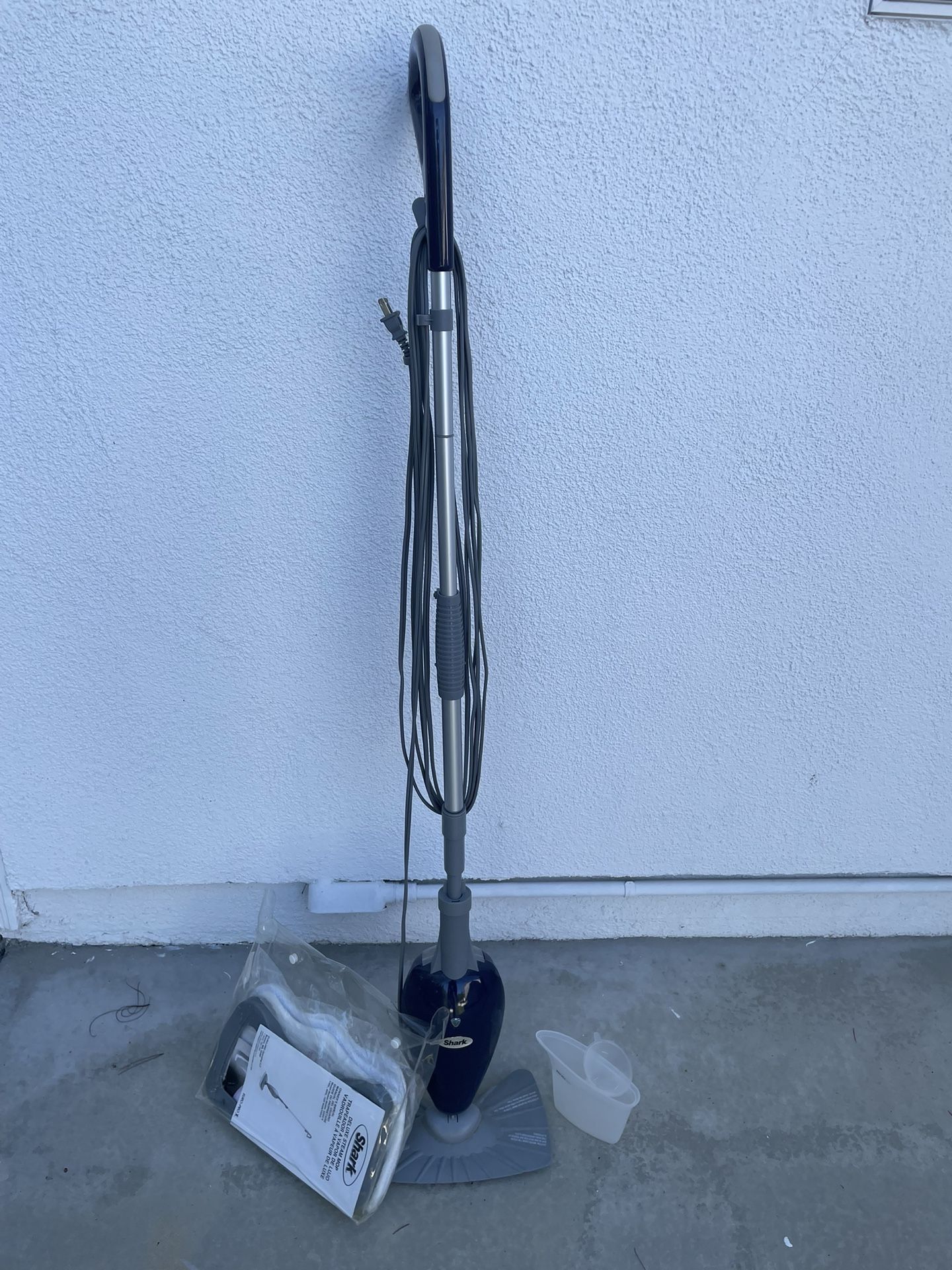 Shark Deluxe Steam Mop