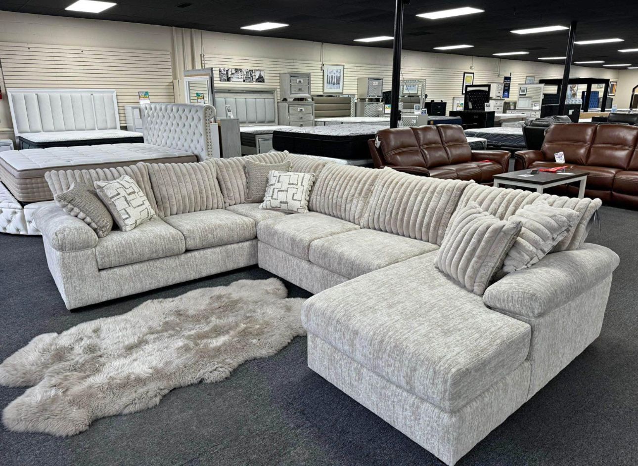 New Large U Shape Sectional. Pillows Included. Delivery & Set Up Available