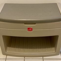 Boot & Shoe Bench with Under Lid Storage by Step2