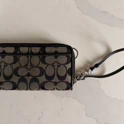 Coach Signature Black Wristlet Wallet 